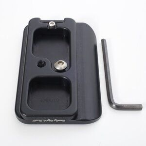Really Right Stuff BMBD12 Nikon D800 MB-D12 Base Plate
